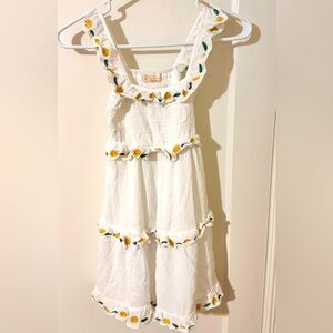 Walking on Sunshine
Tiered Sundress Girls Size Small (6/7)